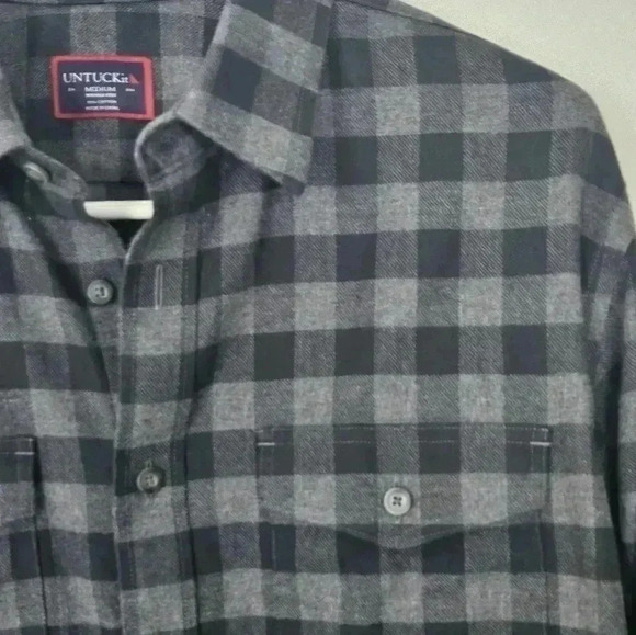 UNTUCKIT 💯 COTTON SIZE MEDIUM EUC - Picture 6 of 8
